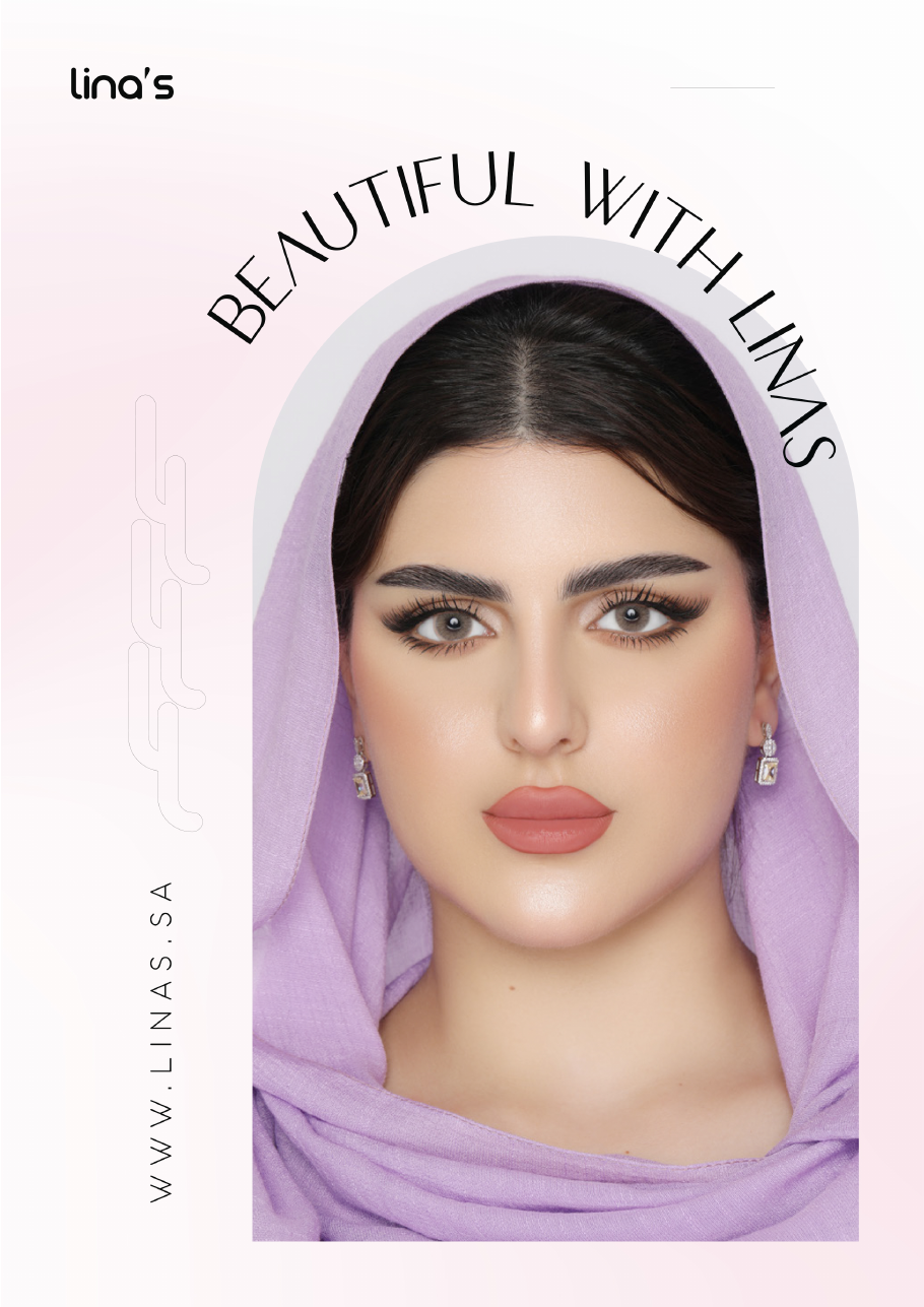 Woman wearing Lina's colored contact lenses